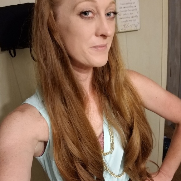 Meet your Posher, Christie - Picture 3 of 5